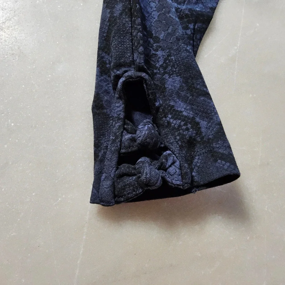 Old Navy Snakeskin Print Stirrup Leggings‎ Womens Medium Blue Black - Picture 6 of 11